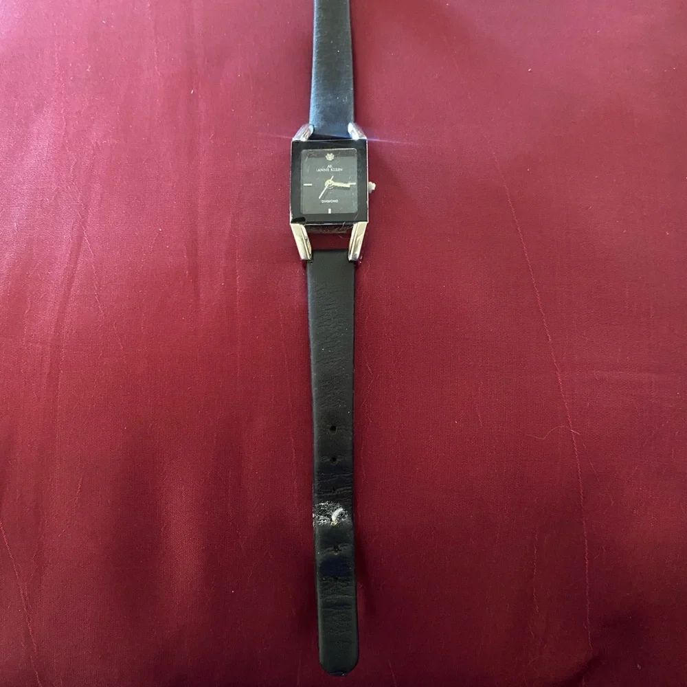 Ladies Watch - Picture 2 of 7